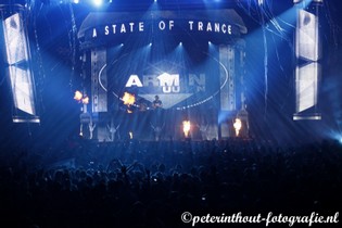 Armin van Buuren_2013_04_07_467.jpg